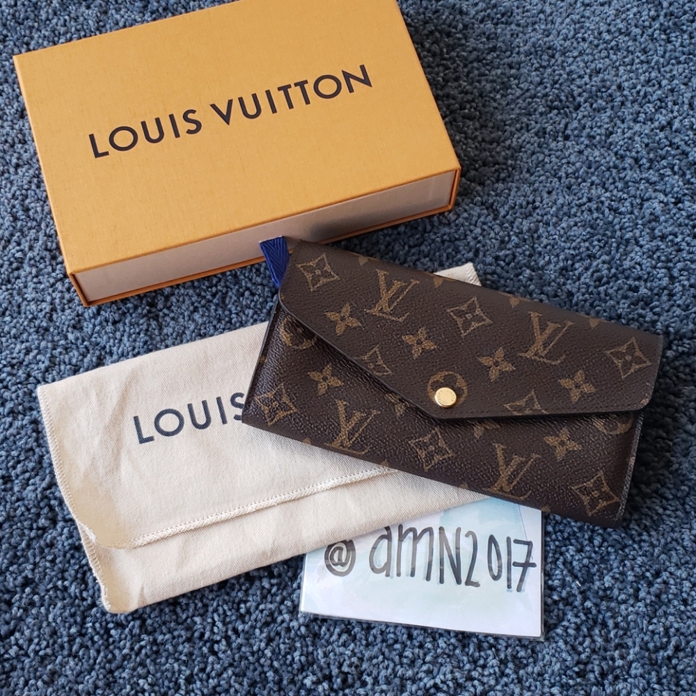 Authentic Louis Vuitton Sarah Wallet